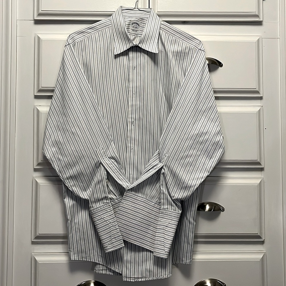 Brooks Brothers men’s white blue striped shirt